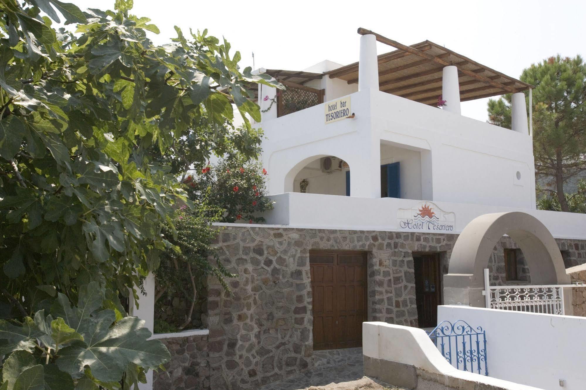 Hotel Tesoriero Panarea Exterior foto