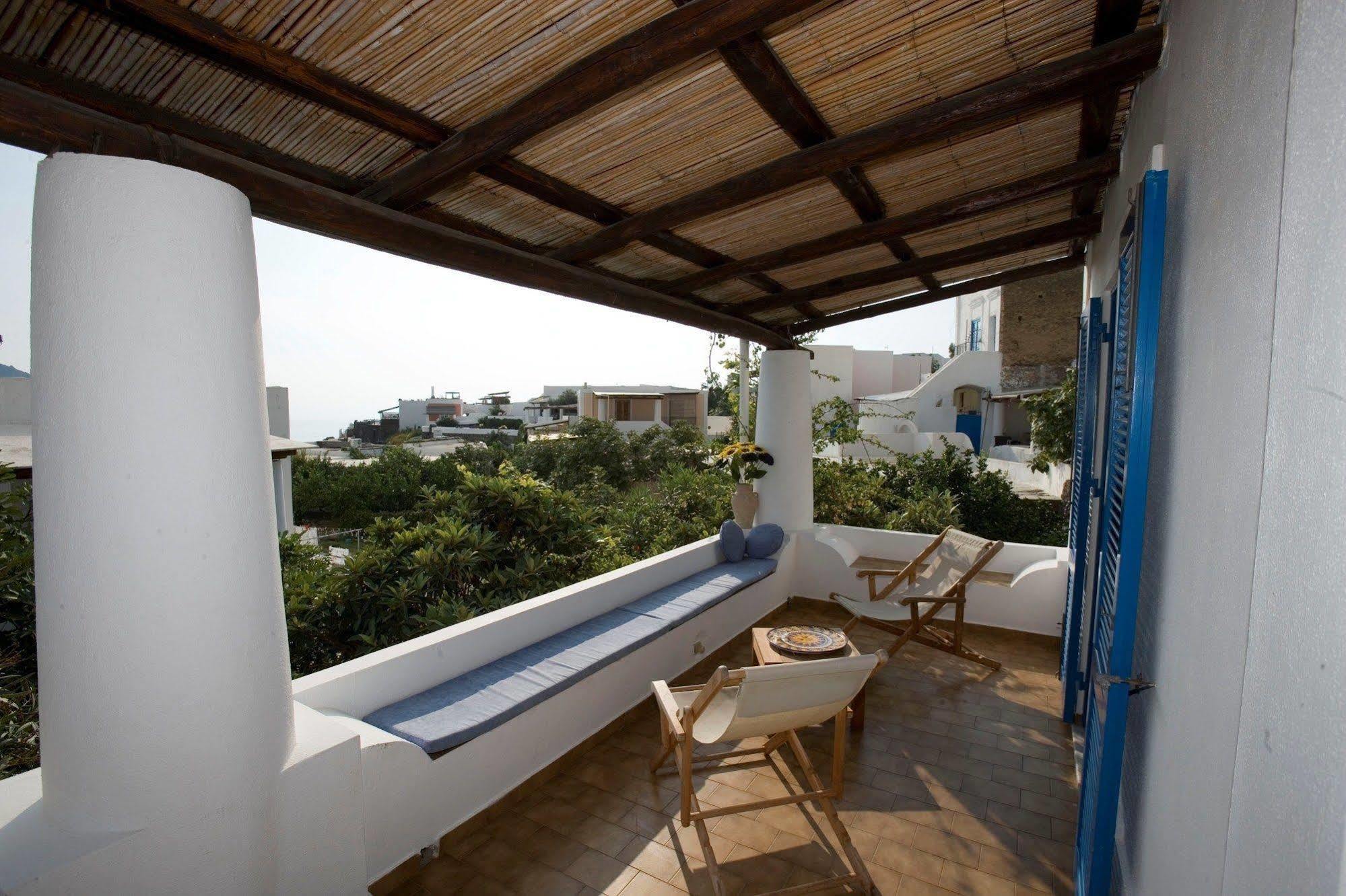 Hotel Tesoriero Panarea Exterior foto